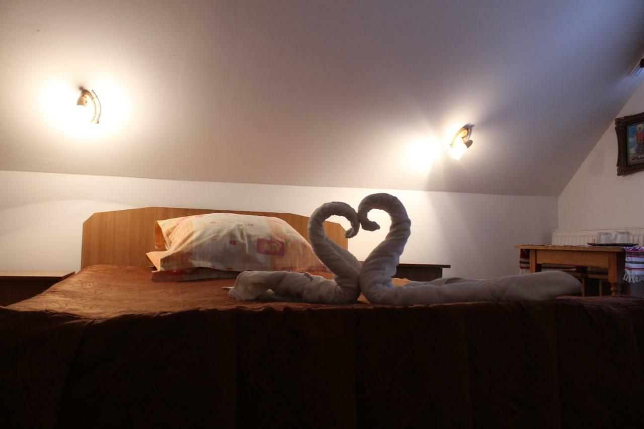 Hotel Casuta De Langa Padure Moeciu De Sus Zewnętrze zdjęcie