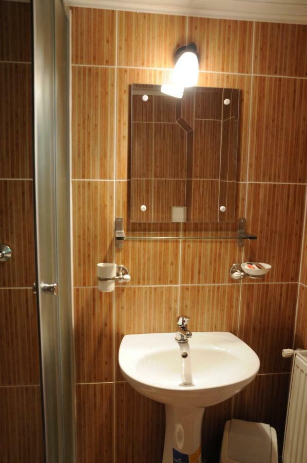 Hotel Casuta De Langa Padure Moeciu De Sus Zewnętrze zdjęcie