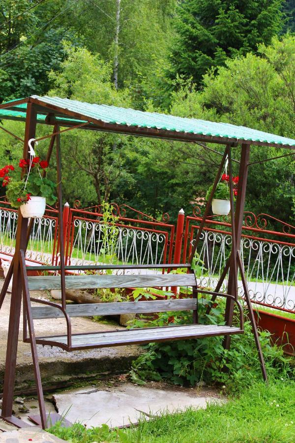 Hotel Casuta De Langa Padure Moeciu De Sus Zewnętrze zdjęcie