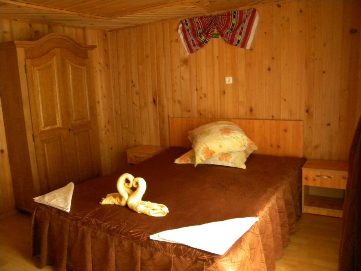 Hotel Casuta De Langa Padure Moeciu De Sus Zewnętrze zdjęcie