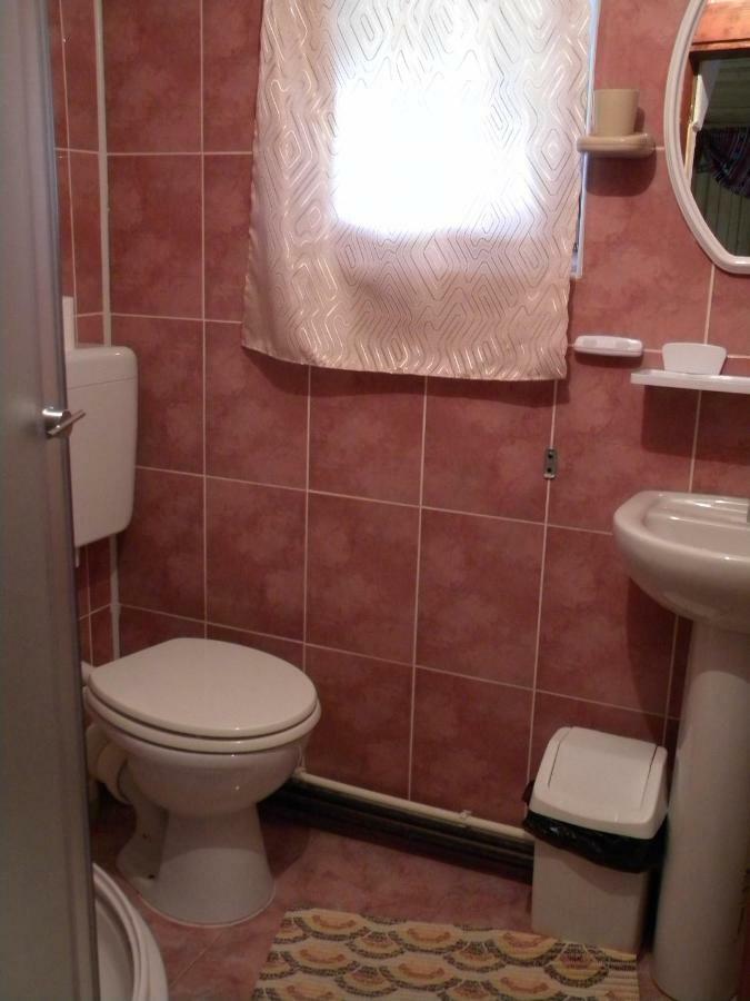 Hotel Casuta De Langa Padure Moeciu De Sus Zewnętrze zdjęcie