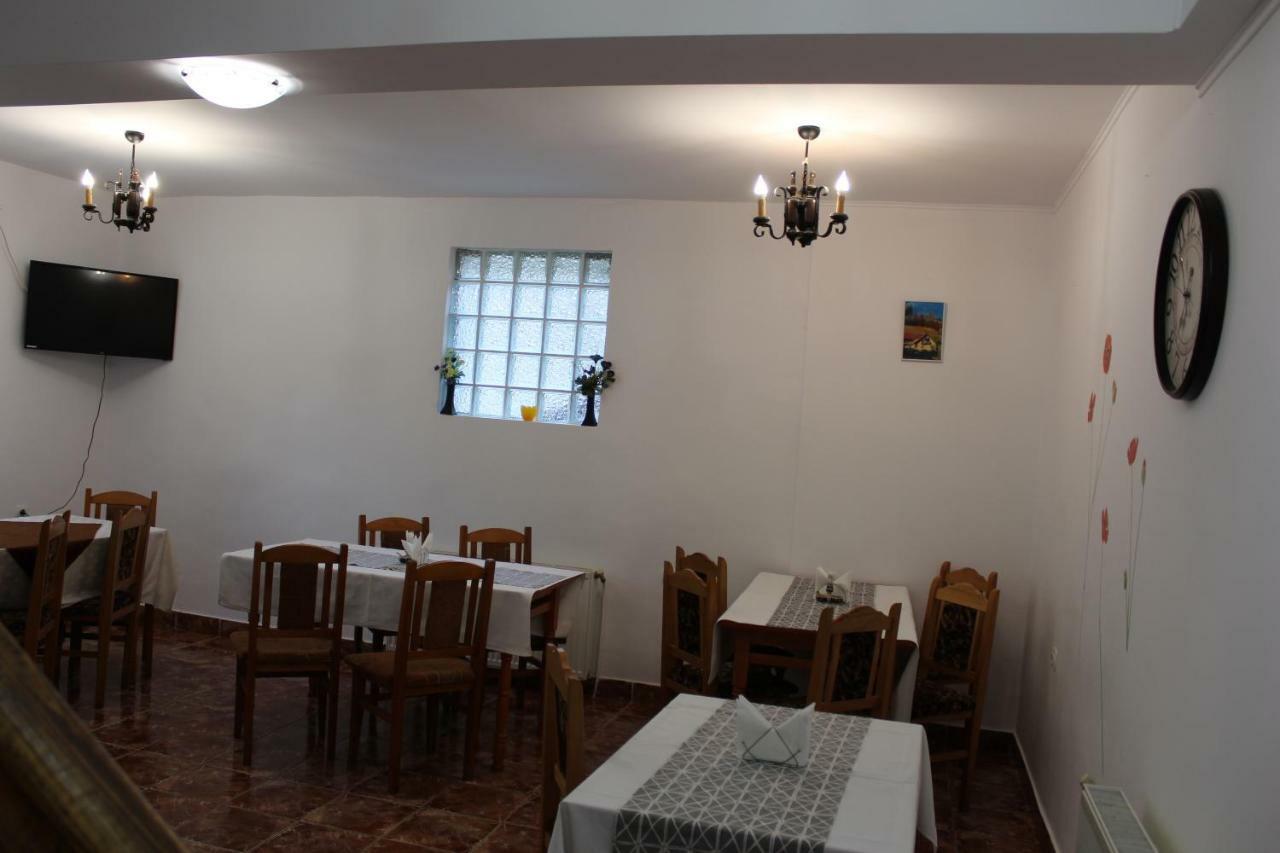 Hotel Casuta De Langa Padure Moeciu De Sus Zewnętrze zdjęcie